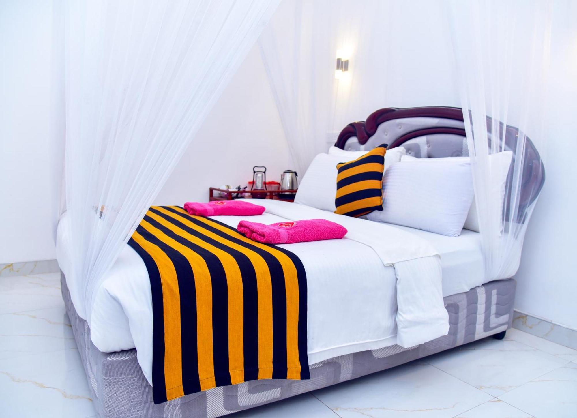 Ella Nimal Nest Inn Екстер'єр фото