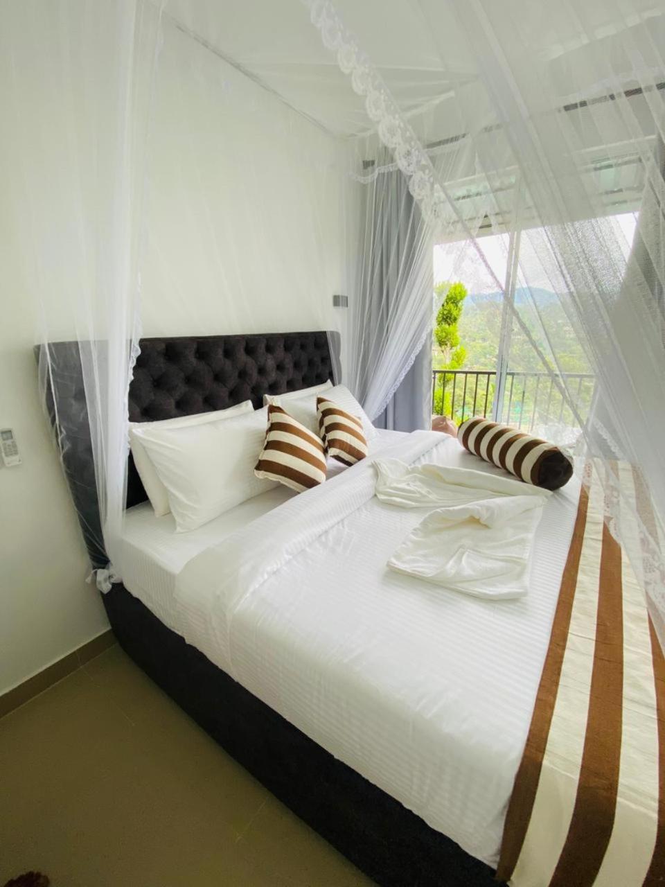 Ella Nimal Nest Inn Екстер'єр фото